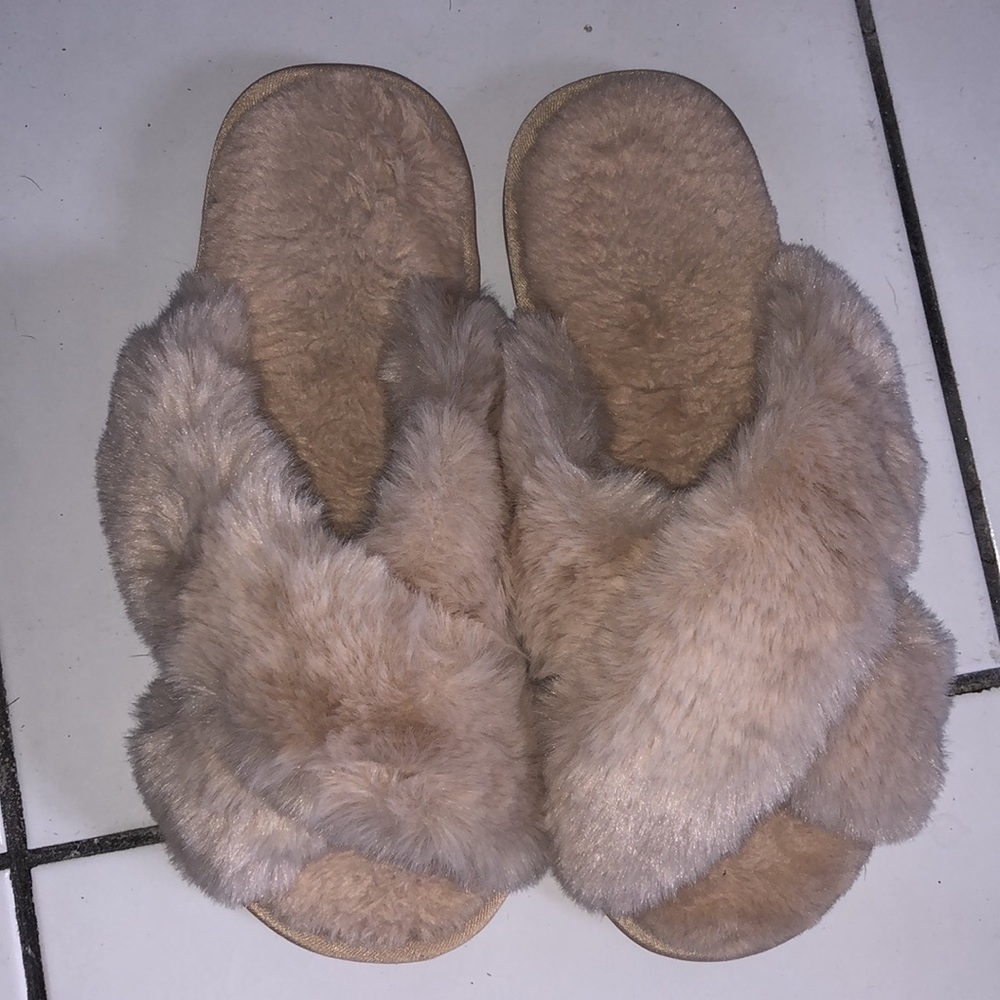 Slippers - Picture 2 of 3